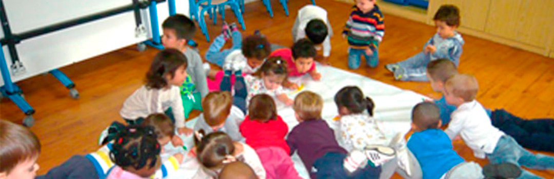 Niños jugando en colegio de Villaverde Alto