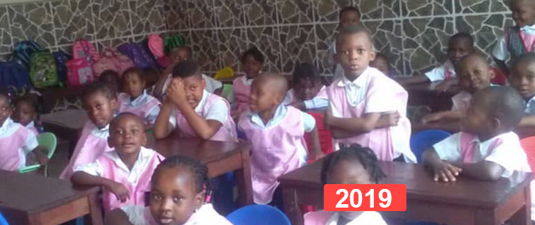 Dotación de materiales a la escuela infantil Carolina Baron 2 de Kinshasa