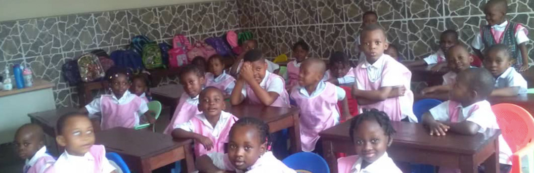 Niños en escuela infantil Carolina Baron 2 en Kinshasa