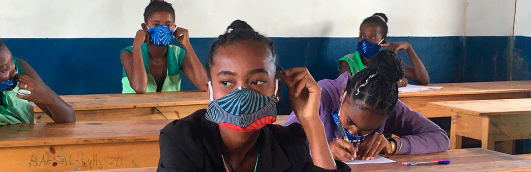 Estudiantes de Madagascar en el proyecto de Fundación F. Campo que promueve el Derecho a la educación