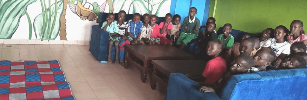 niñas y niños en escuela de Senegal | Inclusión educativa