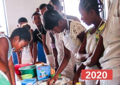 Proyectos de educación para el empleo para jóvenes en extrema pobreza